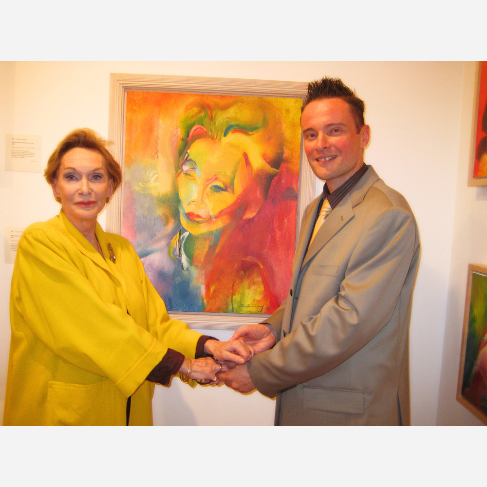Actress Sian Phillips with her portrait & Stephen B. Whatley in 2007